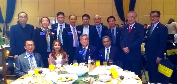 President Ravi with KK Club Presidents AG Francis Chan and PDG Philip Chong 